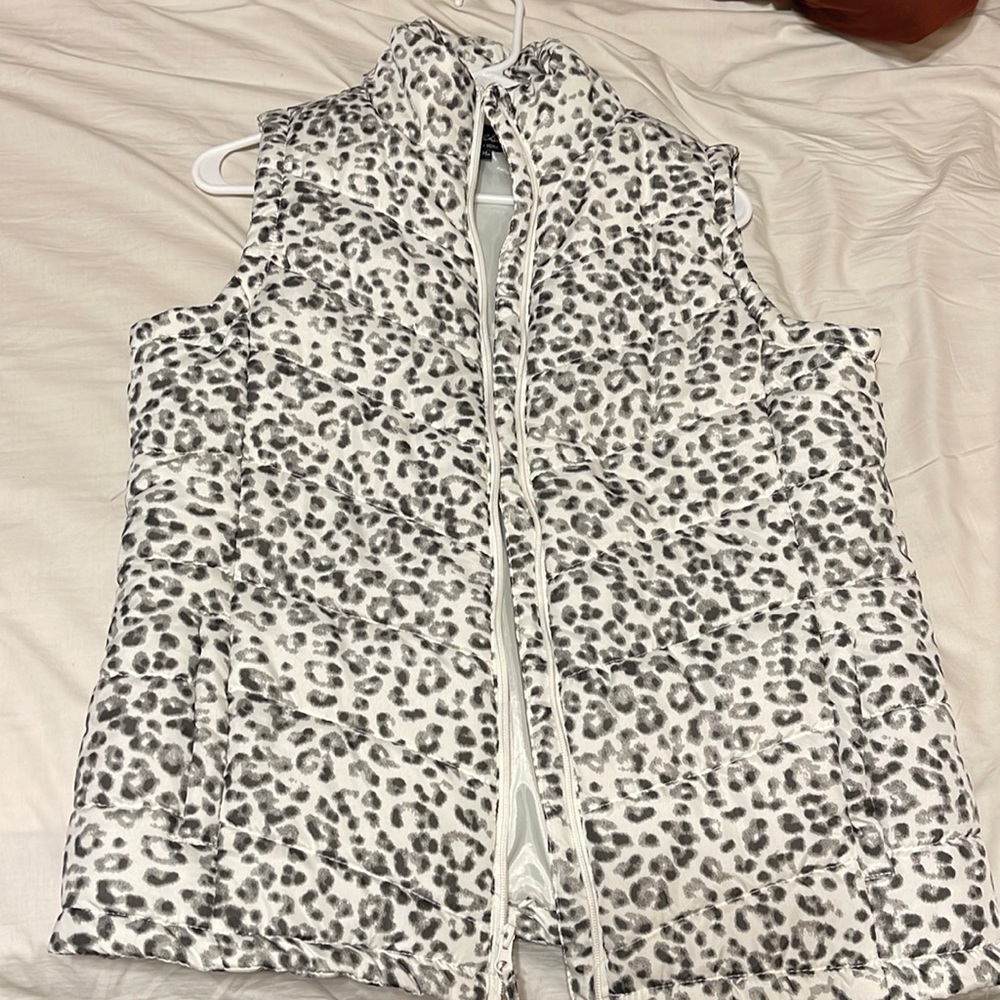 Leopard print thin puffer vest